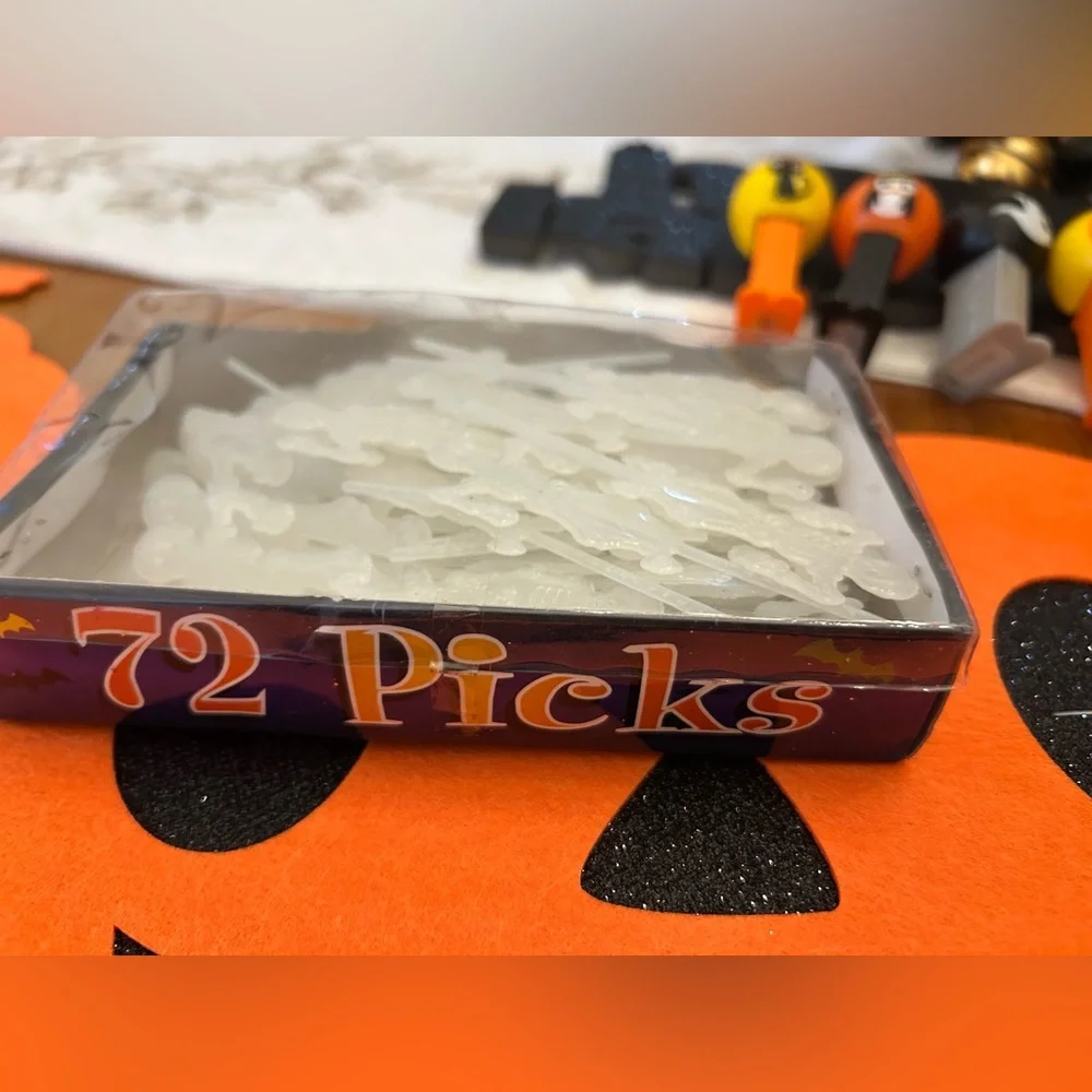 HALLOWEEN Decorations - 20 Pieces!